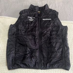Breeder’s Cup Rood and Riddle large black vest men’s puffer